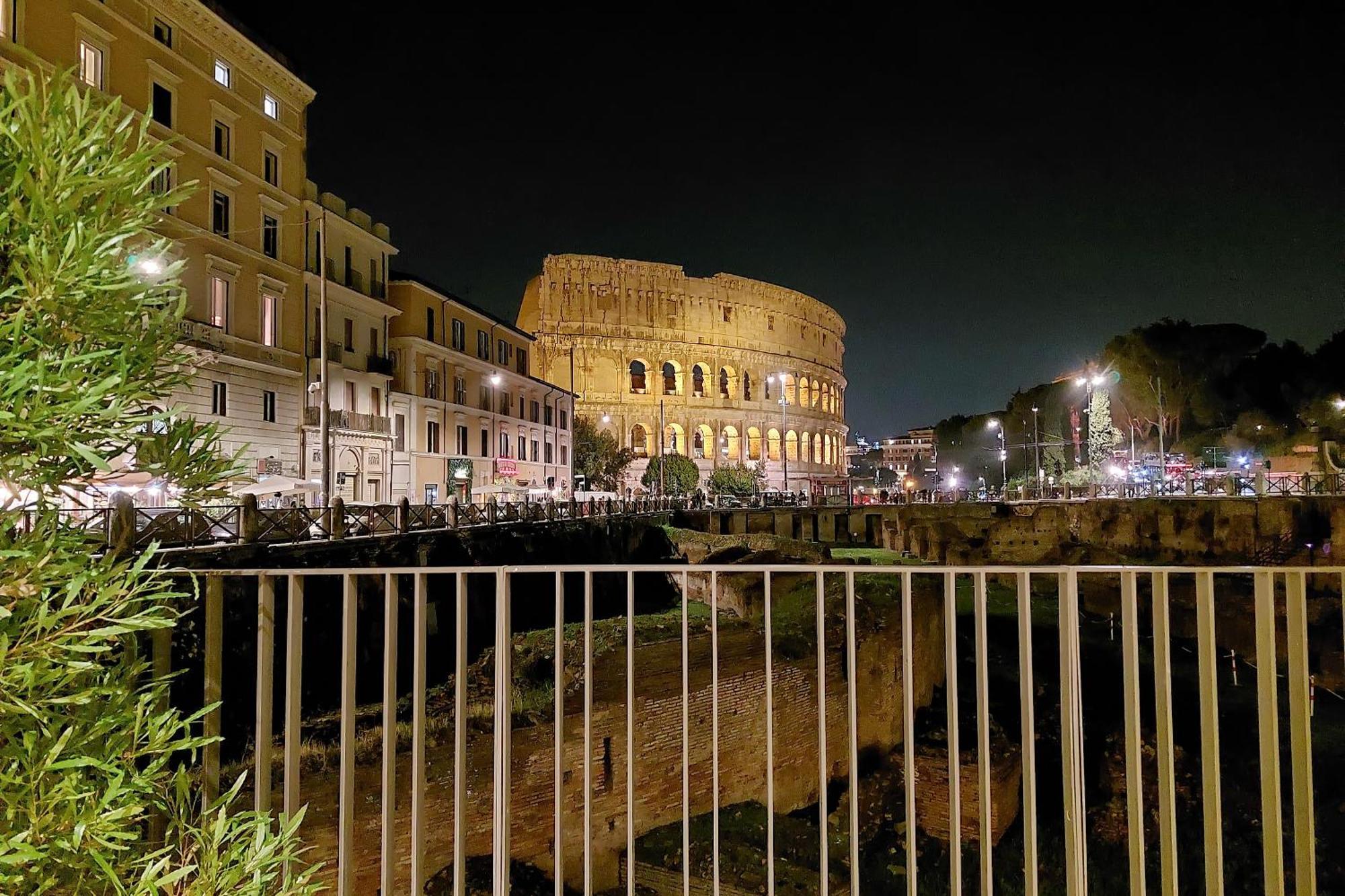 Luxury Domus Apartment 2 Rome Bagian luar foto